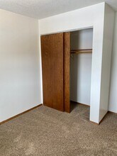 422-428 8th Ave NE in Watertown, SD - Building Photo - Building Photo