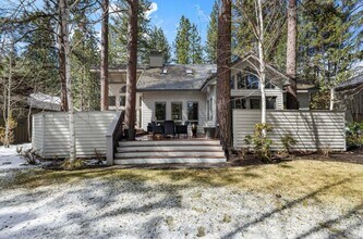 60726 Golf Village Loop in Bend, OR - Building Photo - Building Photo