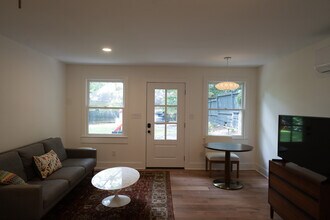 502 Sydney St SE, Unit Studio in Atlanta, GA - Building Photo - Building Photo