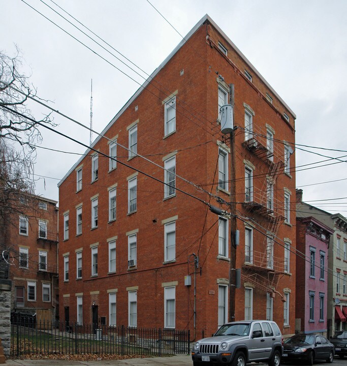 554 Milton St in Cincinnati, OH - Foto de edificio