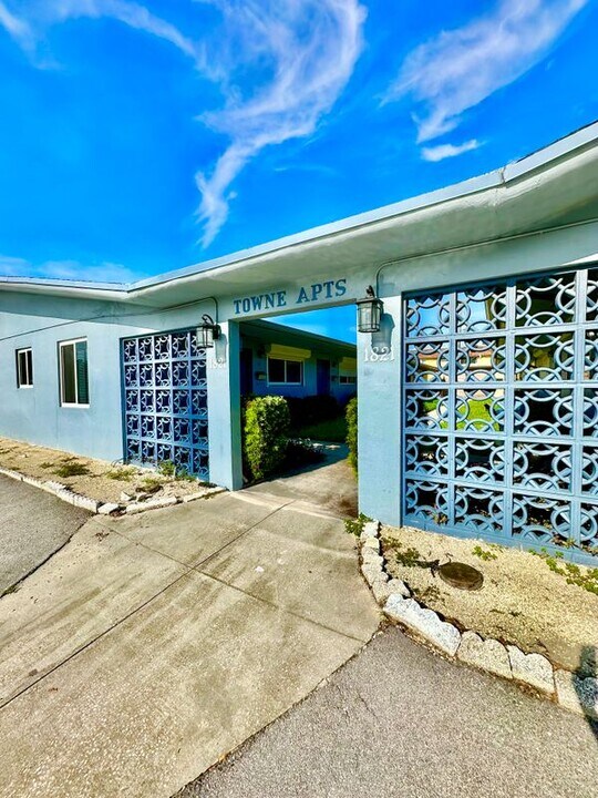 1821 N 17th Ct in Hollywood, FL - Building Photo