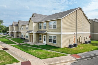 Timber Ridge Apartments in Durant, OK - Foto de edificio - Building Photo
