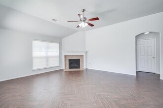 18823 Elm Square Ct in Cypress, TX - Foto de edificio - Building Photo