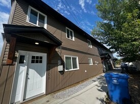 9806-9895 95 St in Fort St John, BC - Building Photo