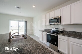 2720 Grandbury Grove Rd in Lakeland, FL - Building Photo - Building Photo