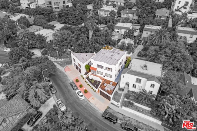 912 Sanborn Ave, Unit 914 in Los Angeles, CA - Building Photo - Building Photo