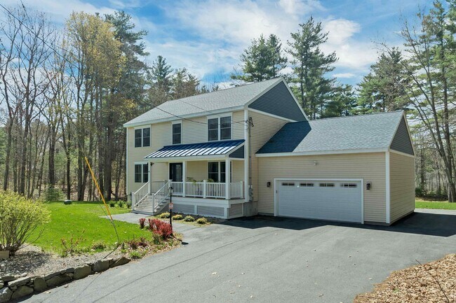 40 Mary Ann Ave in Salem, NH - Building Photo - Building Photo