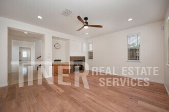 2469 Kinsella Way in Roseville, CA - Building Photo - Building Photo