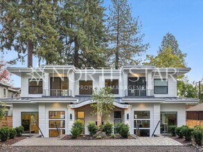 373 9th St in Lake Oswego, OR - Building Photo - Building Photo