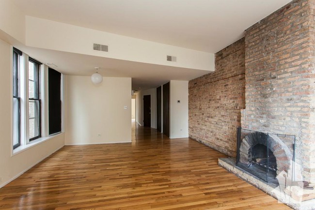 2904 N Broadway, Unit 2 in Chicago, IL - Building Photo - Building Photo