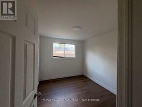 1129 Cannon St E in Hamilton, ON - Building Photo - Building Photo