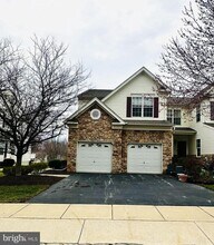 147 Fringetree Dr in West Chester, PA - Building Photo - Building Photo