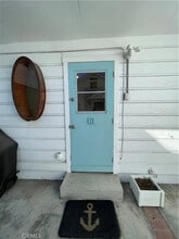 303 34th St in Newport Beach, CA - Foto de edificio - Building Photo