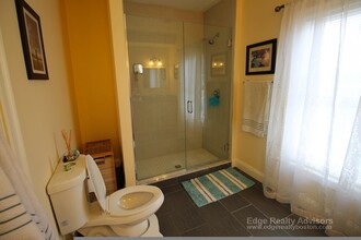 54 Carleton St, Unit 2 in Newton, MA - Building Photo - Building Photo