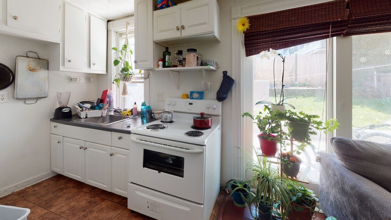 23 Endicott Ave, Unit 1R in Revere, MA - Foto de edificio