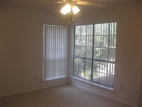 5630 Spring Valley Rd in Dallas, TX - Building Photo - Building Photo