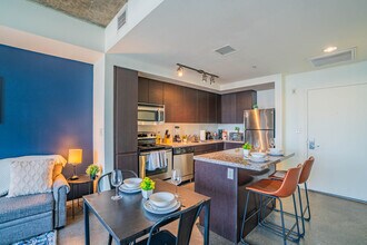 913 N 3rd St in Phoenix, AZ - Foto de edificio - Building Photo