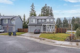 Royal Firs in Puyallup, WA - Building Photo - Building Photo