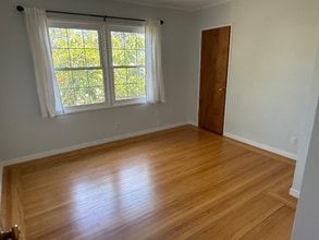 1600 Valley View Ave in Belmont, CA - Building Photo - Building Photo
