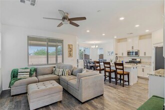 976 Bluebell Brook St in Henderson, NV - Building Photo - Building Photo