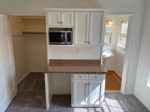 6160 Orange St in Los Angeles, CA - Building Photo - Building Photo