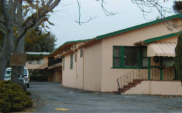 1583 Oxford St in Redwood City, CA - Building Photo - Building Photo