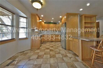 8308 NW 27th St in Bethany, OK - Building Photo - Building Photo