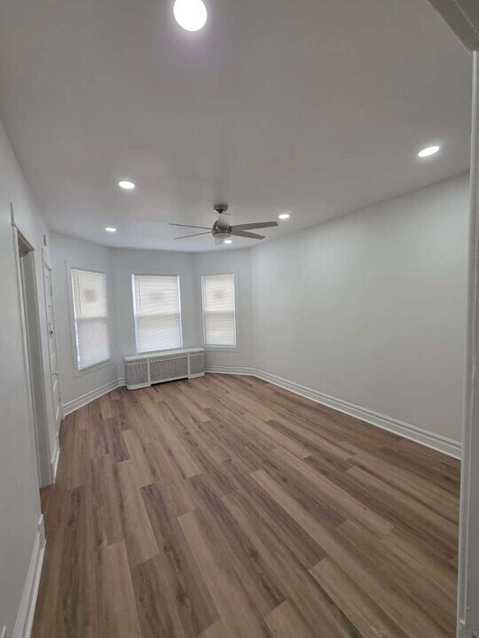 3745 W Diversey Ave, Unit A in Chicago, IL - Building Photo