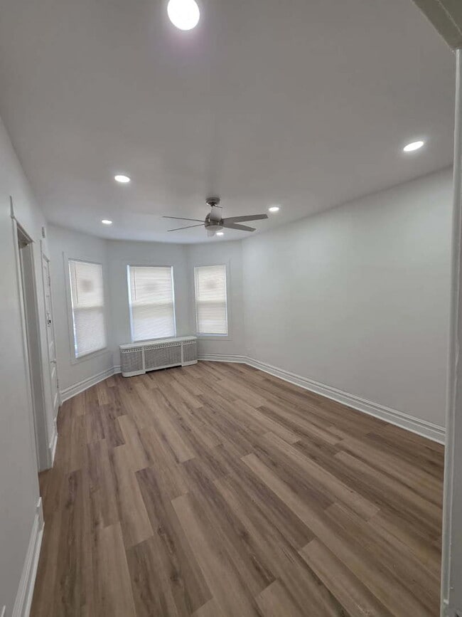 3745 W Diversey Ave, Unit A
