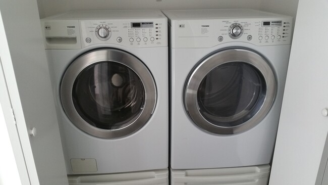 223 Dougram Ave in Las Vegas, NV - Building Photo - Building Photo