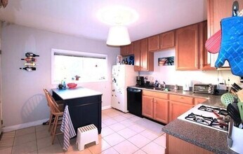 33 Montcalm Ave, Unit 1 in Boston, MA - Building Photo - Building Photo