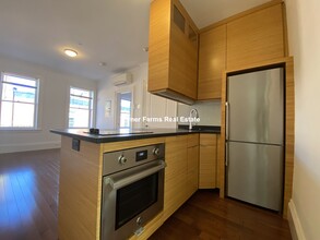 98 Myrtle St, Unit 7 in Boston, MA - Building Photo - Building Photo