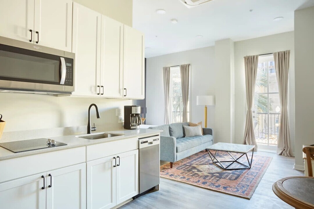 1016 Canal St in New Orleans, LA - Building Photo