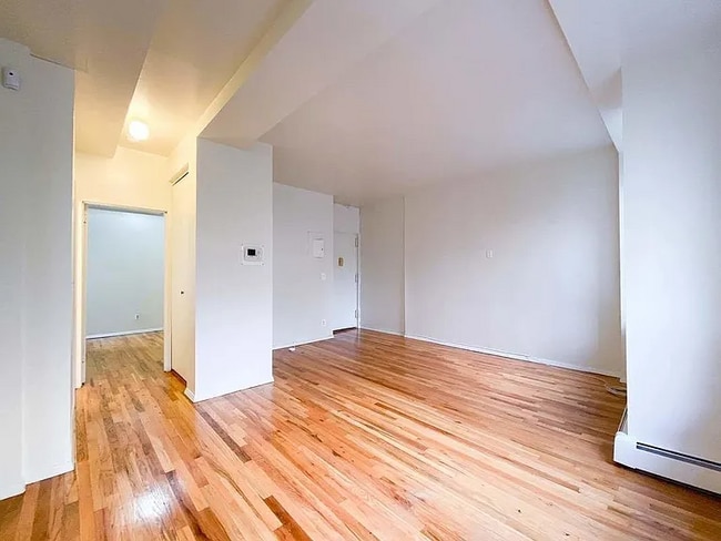 29 Avenue B in New York, NY - Building Photo - Building Photo