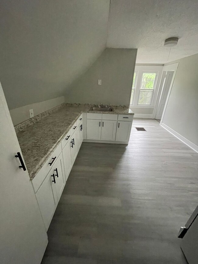 property at 12 Harding Pl