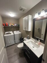 124-124 Mills Rd in Kelowna, BC - Building Photo - Building Photo