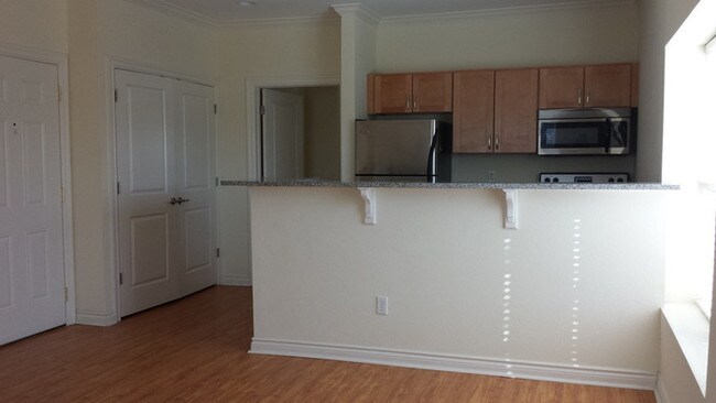 901 NW 13th St-Unit -207 in Oklahoma City, OK - Building Photo - Building Photo