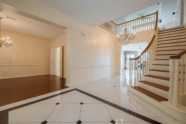 1914 Rosebay Ct in Sugar Land, TX - Foto de edificio - Building Photo
