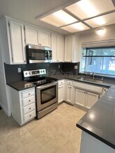 2125 Northridge Dr in Modesto, CA - Building Photo - Building Photo