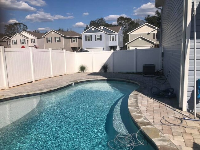 property at 5851 Magnolia Bend Blvd