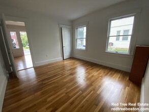 33 Claymoss Rd, Unit 1 in Boston, MA - Building Photo - Building Photo