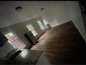 304 S 6th St, Unit Unit 2F in Reading, PA - Foto de edificio - Building Photo