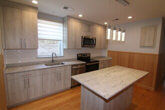 3049 N Davlin Ct in Chicago, IL - Foto de edificio - Building Photo