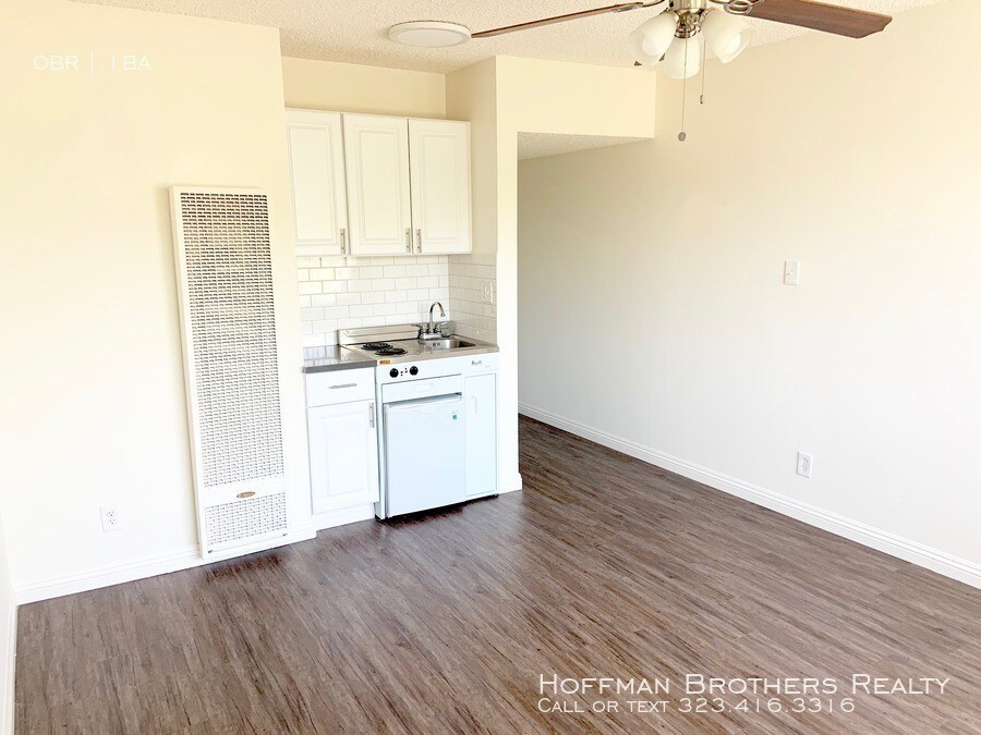 142 N Hoover St in Los Angeles, CA - Building Photo