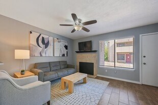 1902 Dartmouth St, Unit P6 in College Station, TX - Building Photo