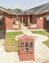 5 Zelma St in Edinburg, TX - Building Photo