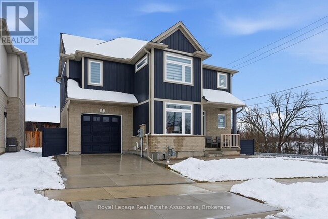 property at 3 Marshall Ln