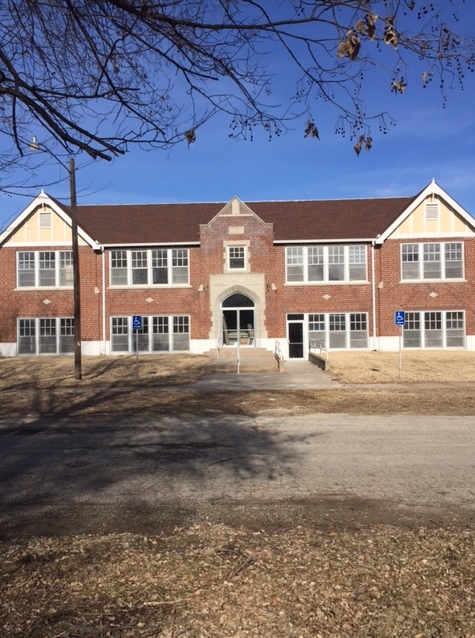 Bown-Corby Apartments in Marion, KS - Foto de edificio