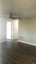 12298 Buffing Rd-Unit -Apt A in Port Charlotte, FL - Foto de edificio - Building Photo