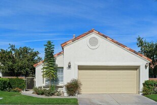 77630 Cll Las Brisas W in Palm Desert, CA - Building Photo